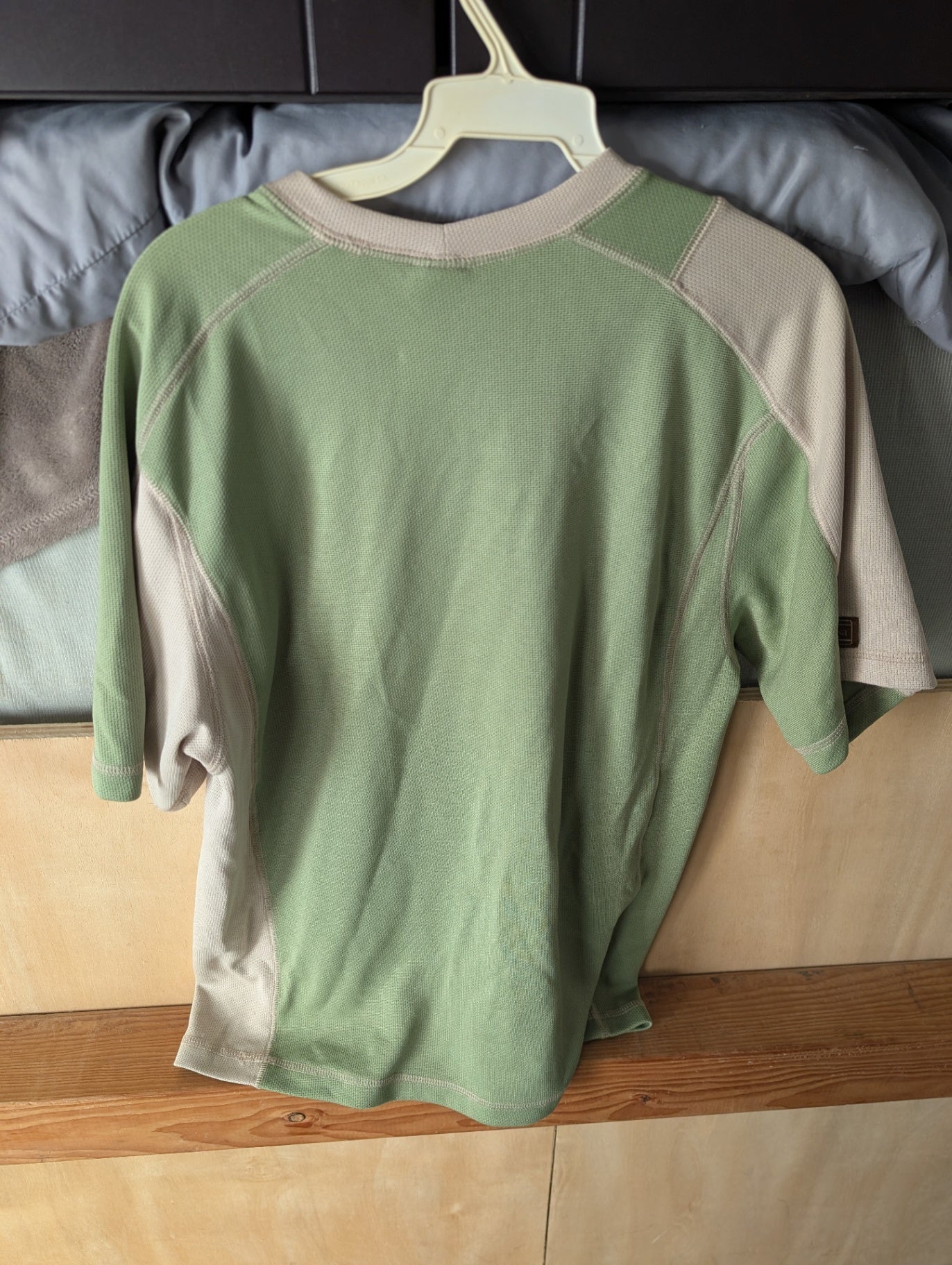 Prana Athletic T-Shirt L Green