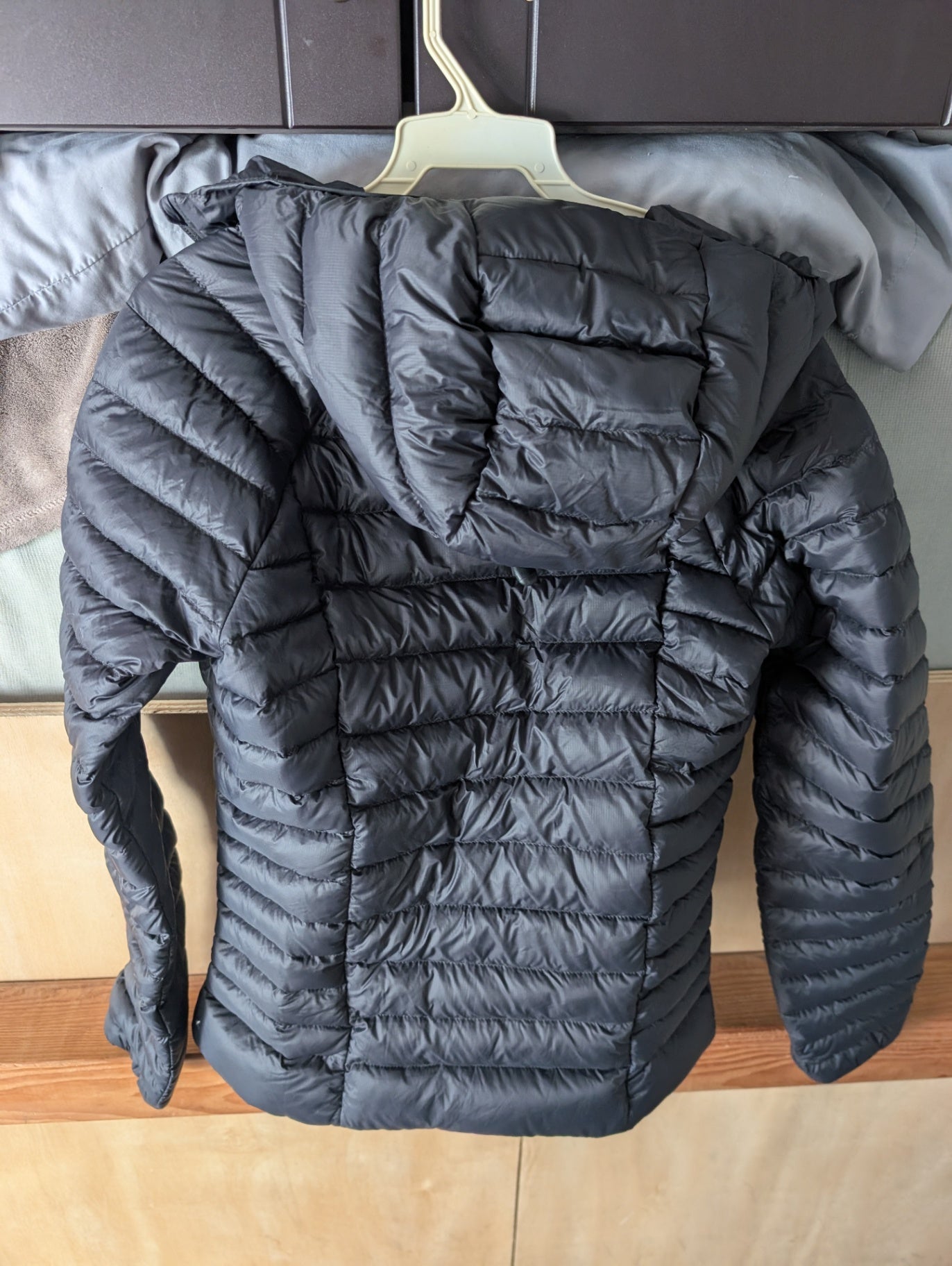 Patagonia Hooded Down Jacket XS Black
