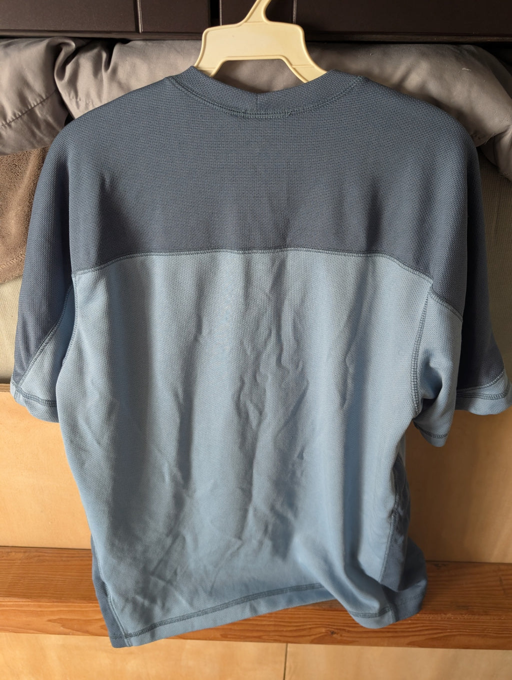 Prana Athletic T-Shirt L Blue