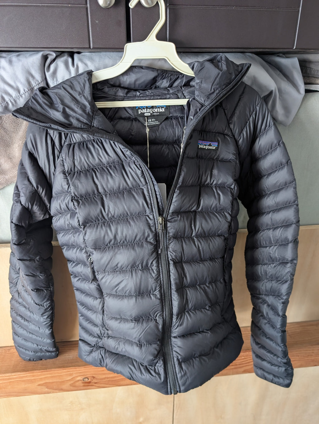 Patagonia Hooded Down Jacket XS Black