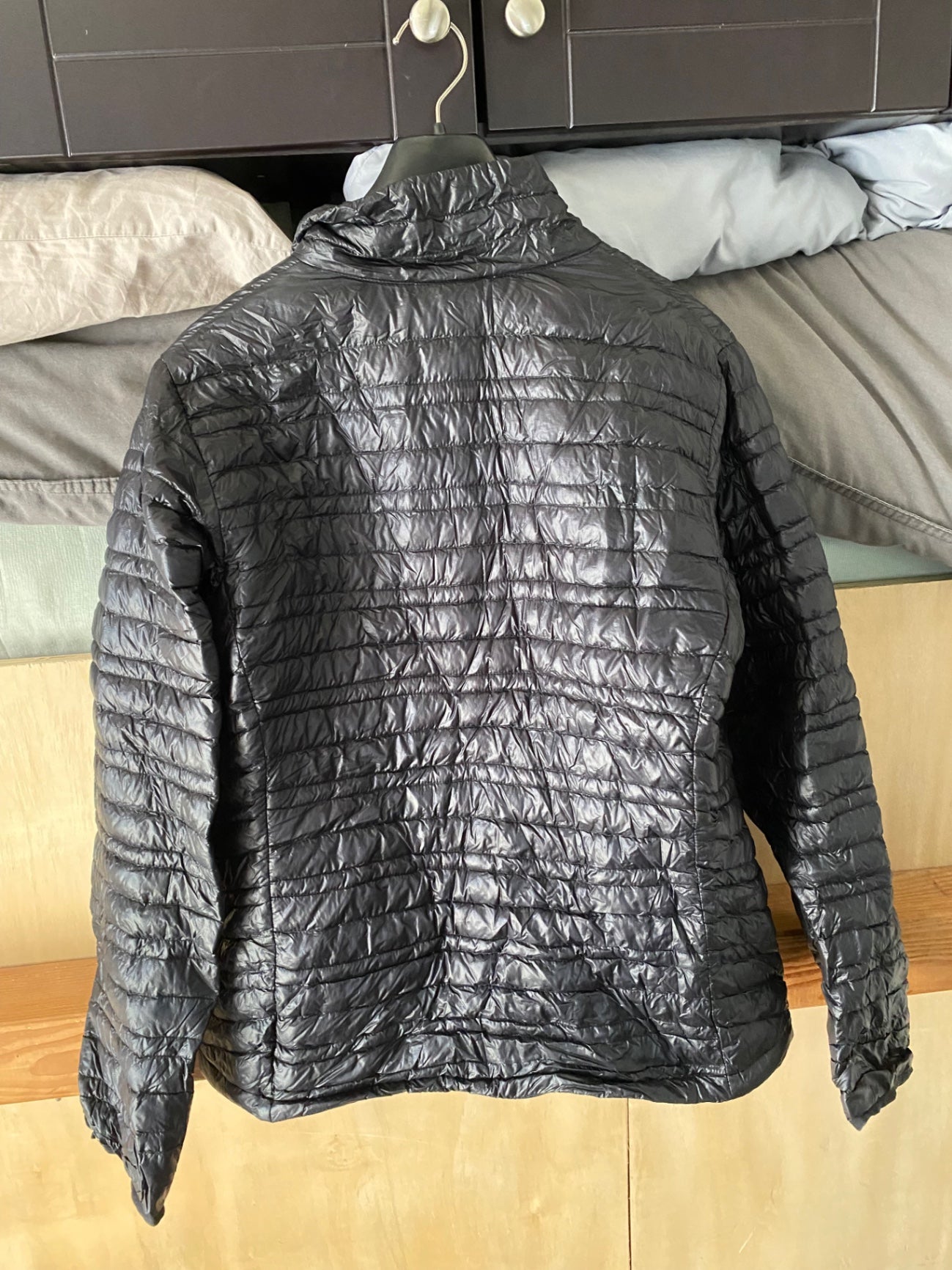 Patagonia Down Jacket (Full Zip/ No Hood) L Black