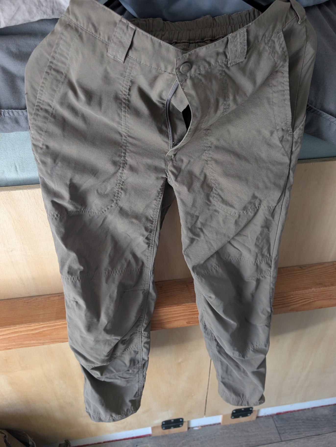 LL Bean Pants (Hiking)(Slim-Fit) 6 Grey