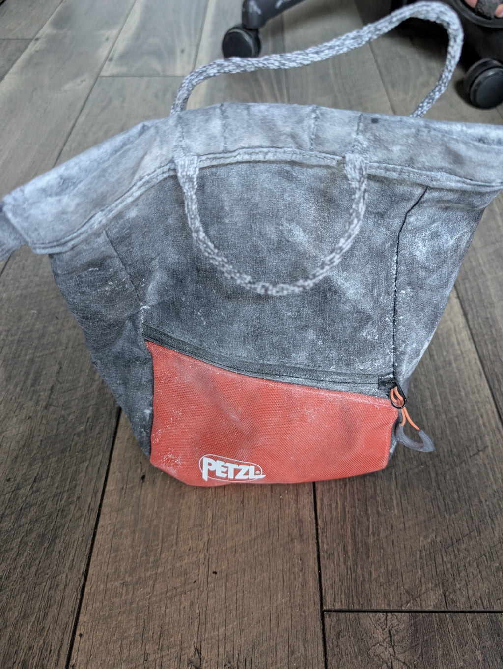 Petzl Chalk Bucket Black/Orange Sakab