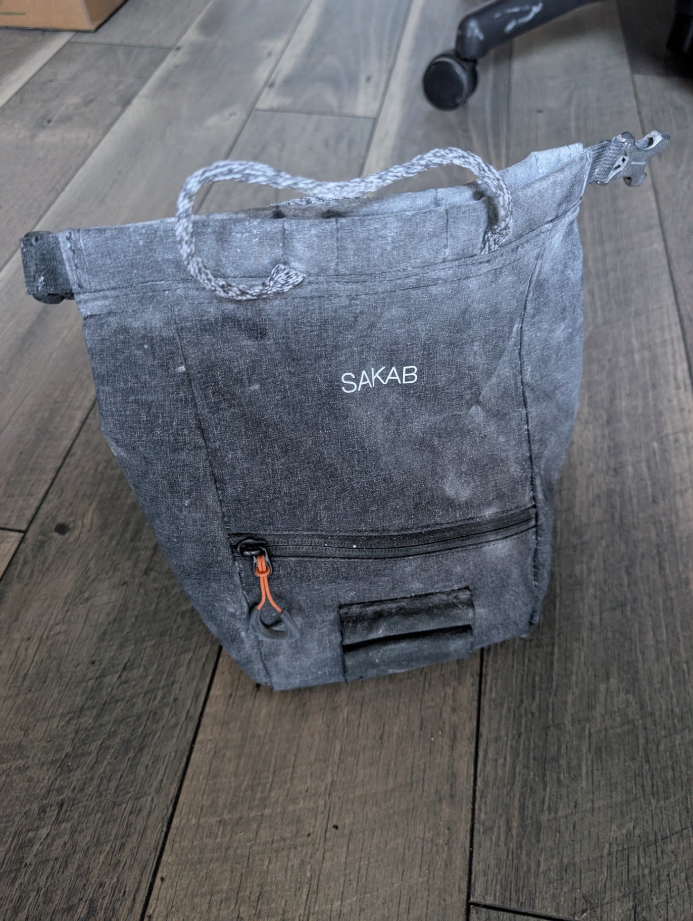 Petzl Chalk Bucket Black/Orange Sakab