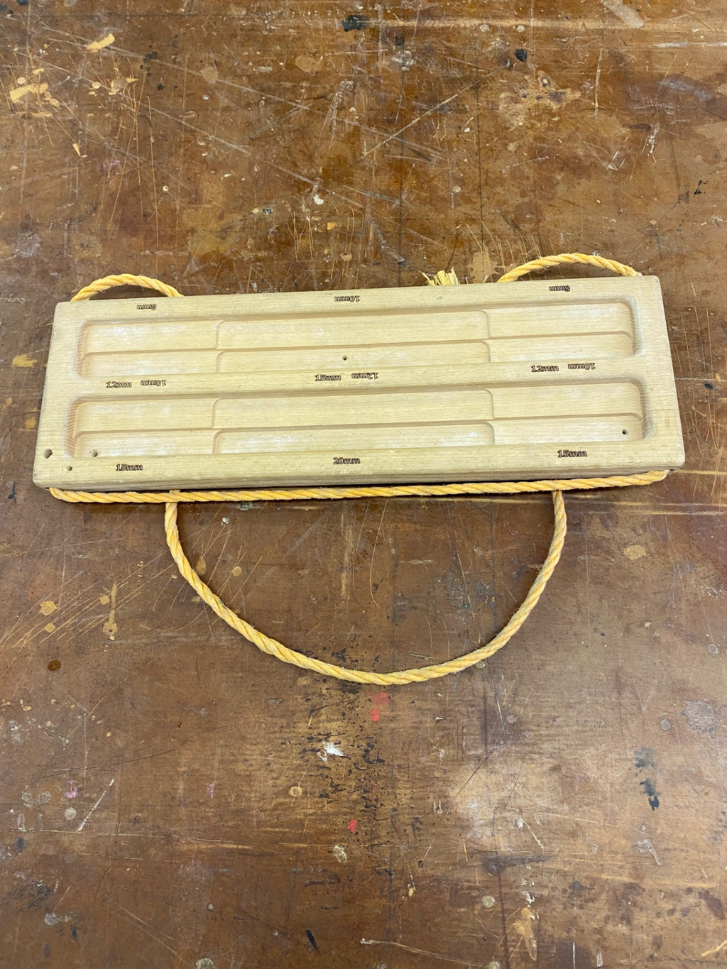 Workshop 19/50 Campboard Portable Hangboard Beige