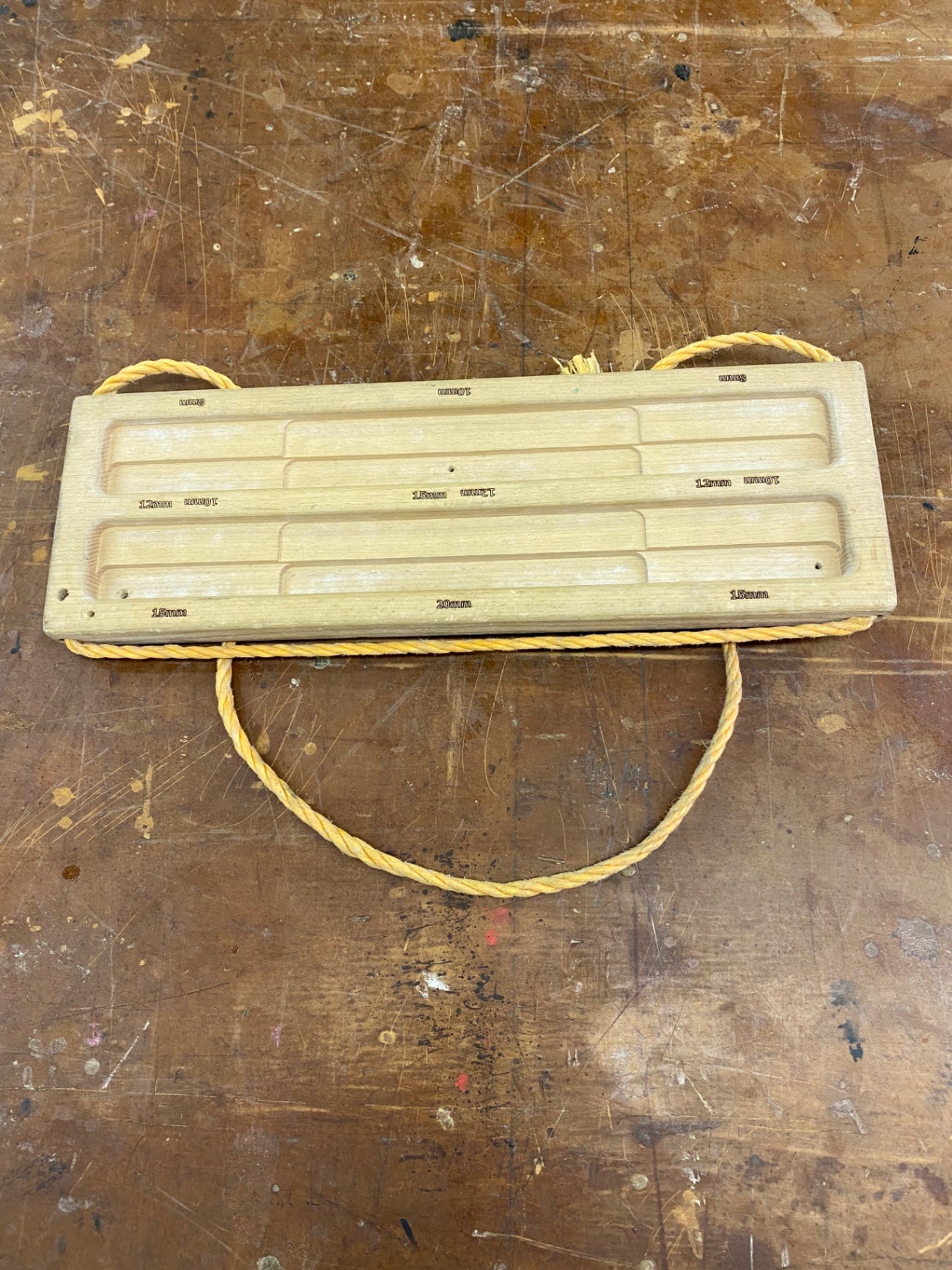 Workshop 19/50 Campboard Portable Hangboard Beige