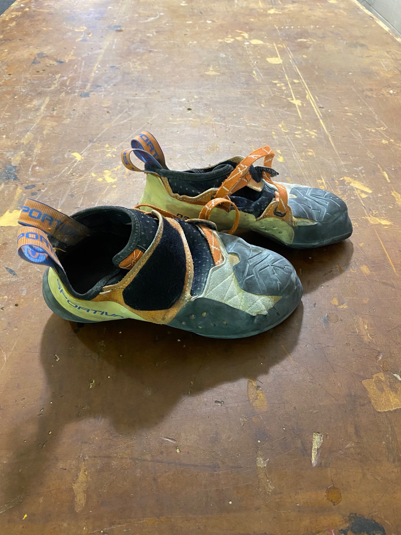 La Sportiva Solutions Shoes (Climbing) 40 White/Orange