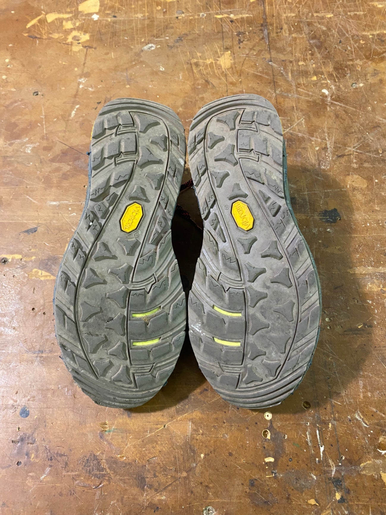 New Balance Leadville V3 Shoes (Running) 7.5 Grey/Pink