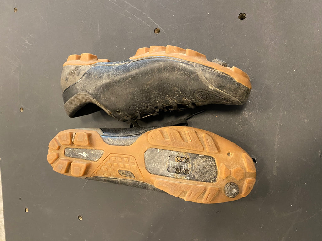 Specialized Shoes (Biking) 9.5 Black Recon Mixed
