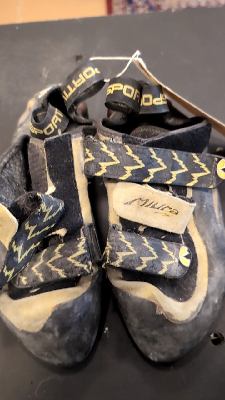 La Sportiva Shoes (Climbing) 39.5 Miura