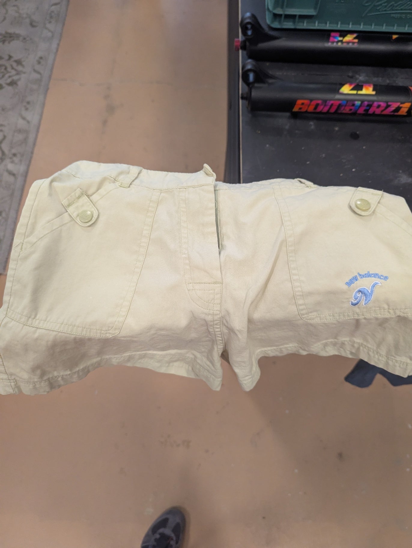 New Balance Shorts Small Cream