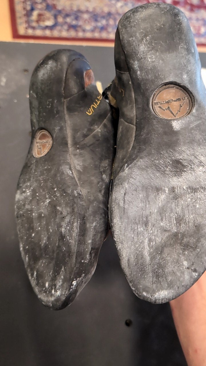 La Sportiva Shoes (Climbing) 39.5 Miura