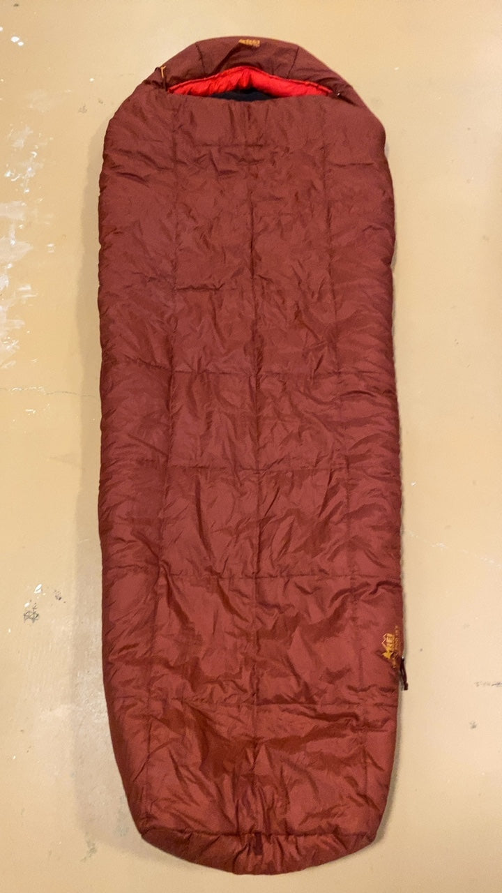 REI Trail Pod 15°F Sleeping Bag (Synthetic Down) Regular Red