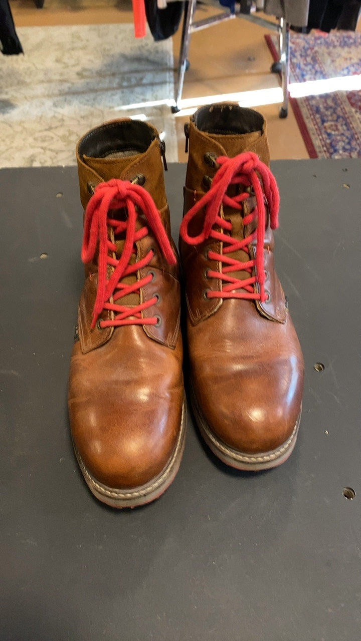Bulle Shoes (Boots) 10.5 Leather Red Laces