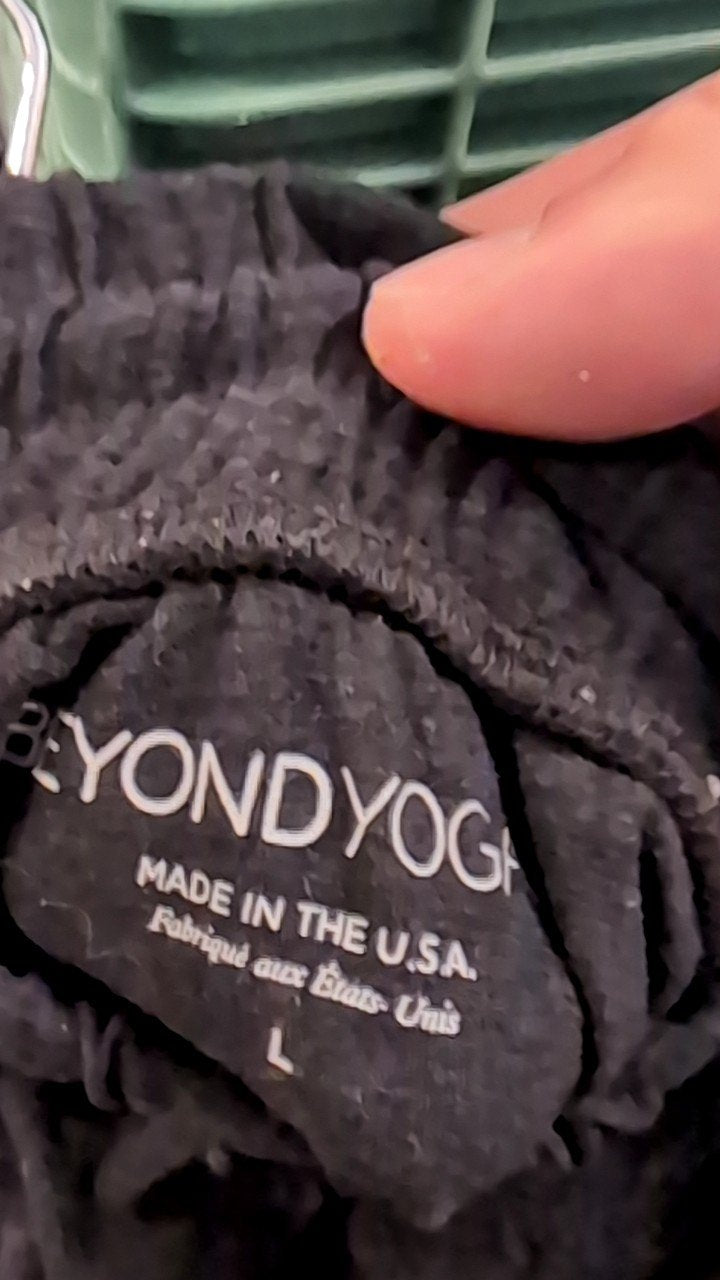 Beyond Yoga Shorts L Black Drawstring