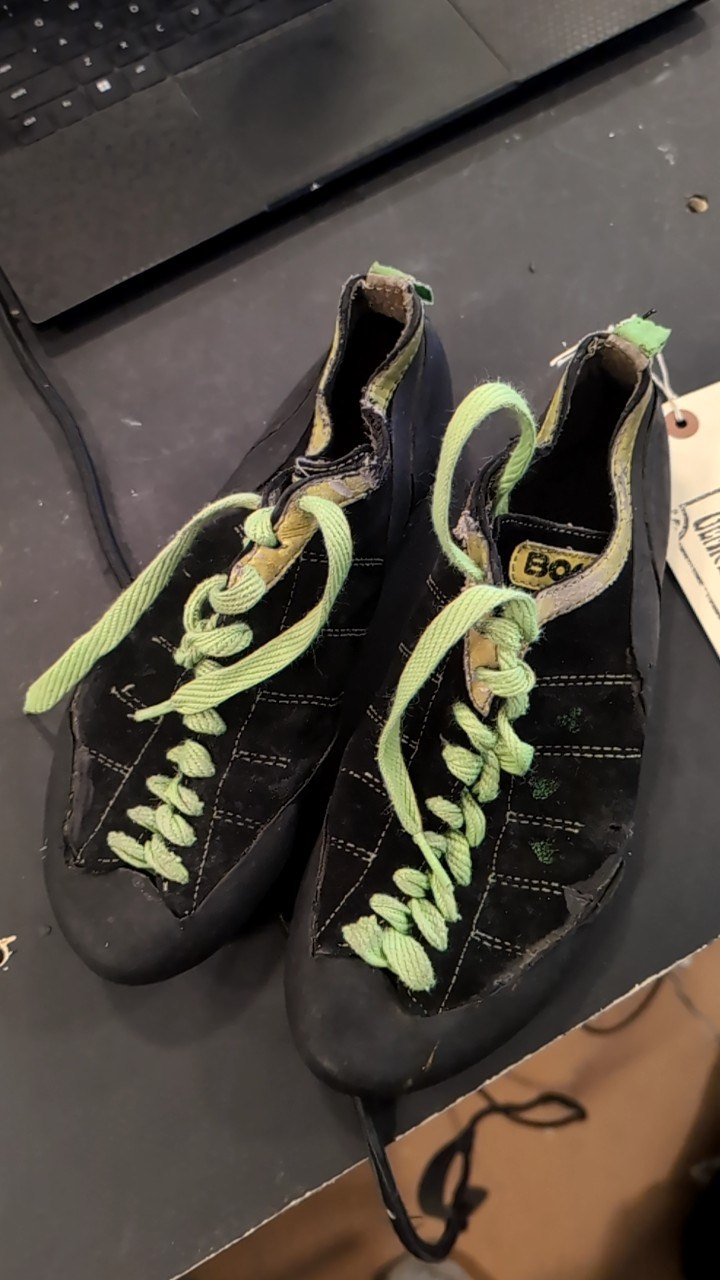 Boreal Shoes (Climbing) 40.5 Black/ Green Laces
