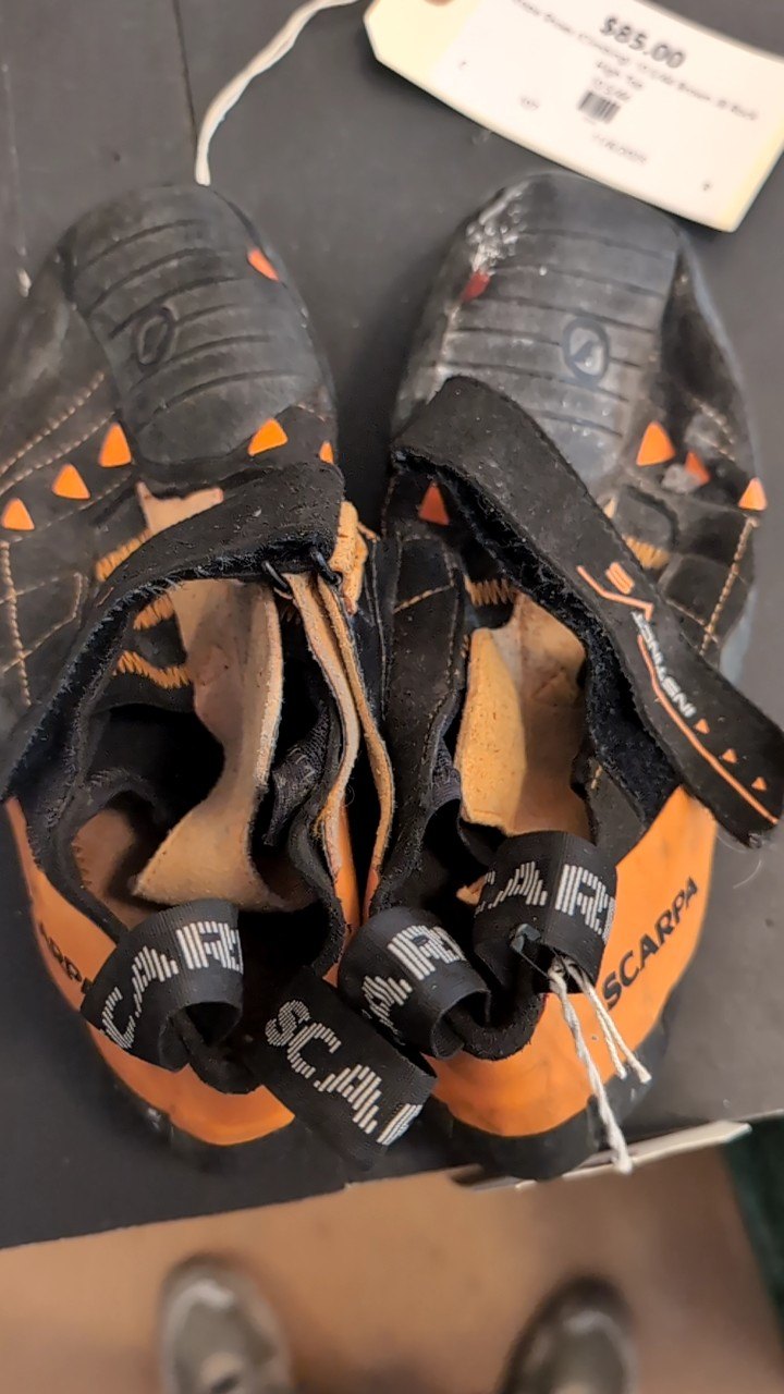 Scarpa Shoes (Climbing) 44.5 Orange Instinct VS
