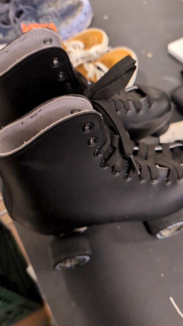 Sure-Grip Roller Skates 7 Black Malibu