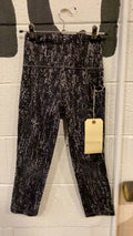 Athleta Salutation II Capri Pants (Yoga) XXS Camo