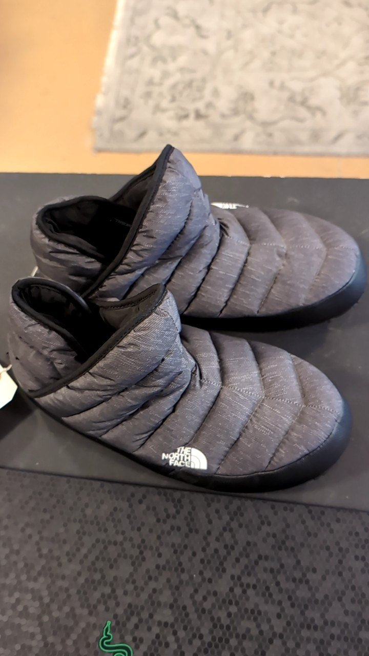 The North Face Shoes (Down) 8 Black Slippers