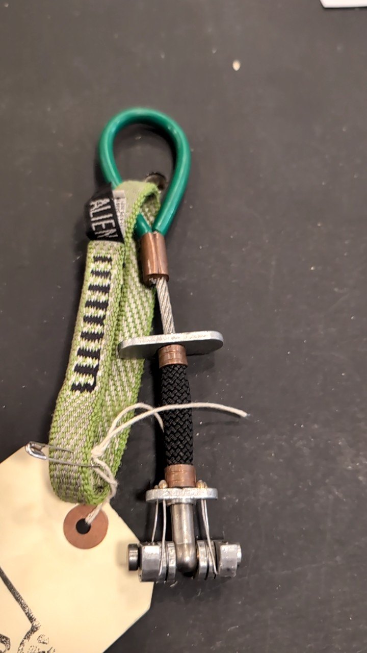 Alien Climbing Hardware (Cam) Green