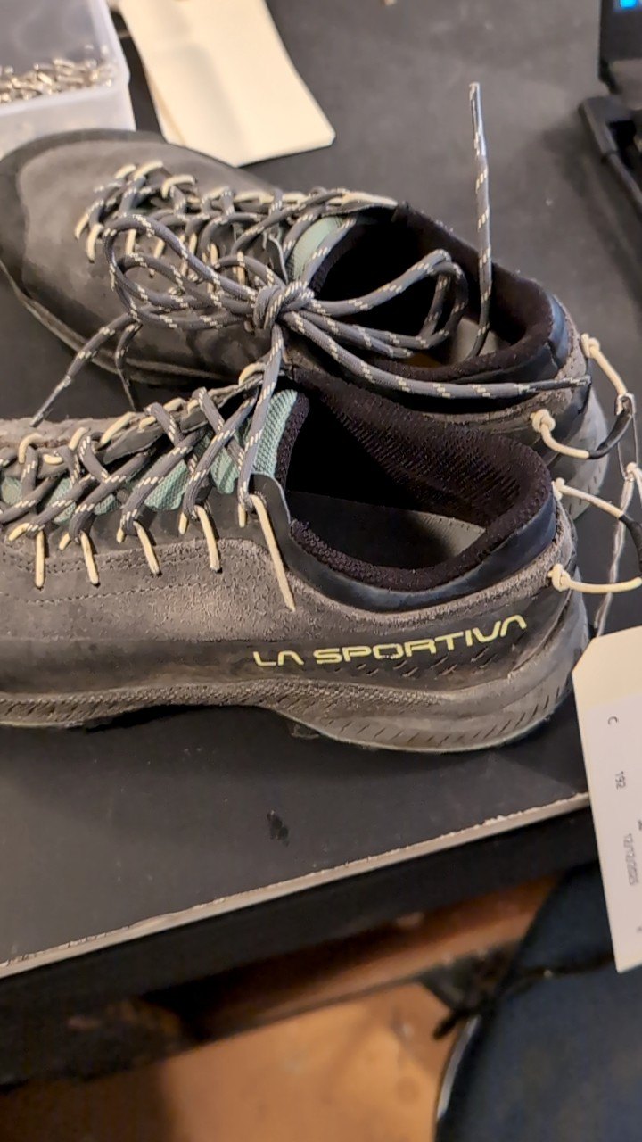 La Sportiva Shoes (Climbing Approach) 39/7.5 Black/Yellow TX4