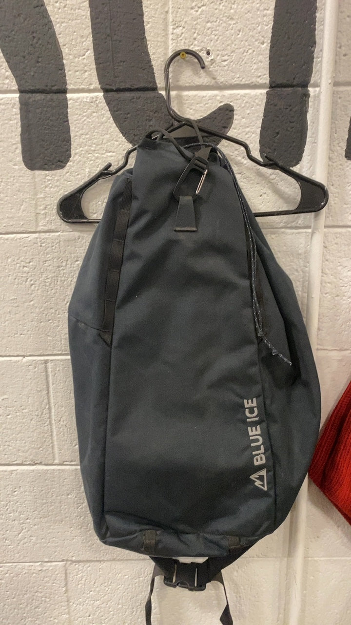 Blue Ice Wadi 32 Backpack 32L Black