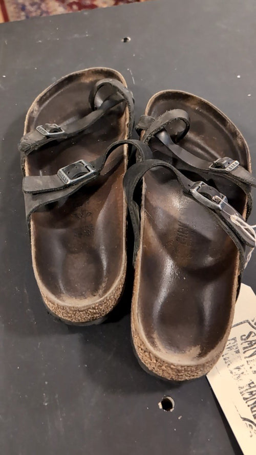 Birkenstocks Sandals 41/8.5 Brown with Toe Loop
