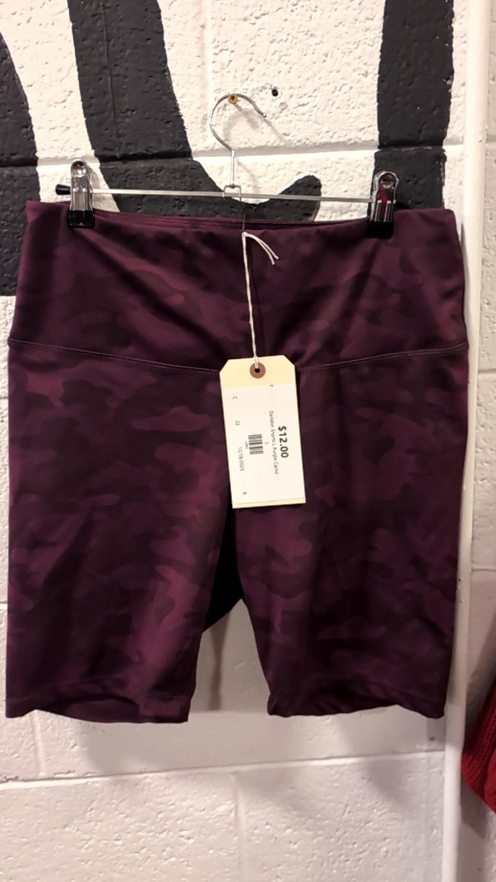 Danskin Shorts L Purple Camo