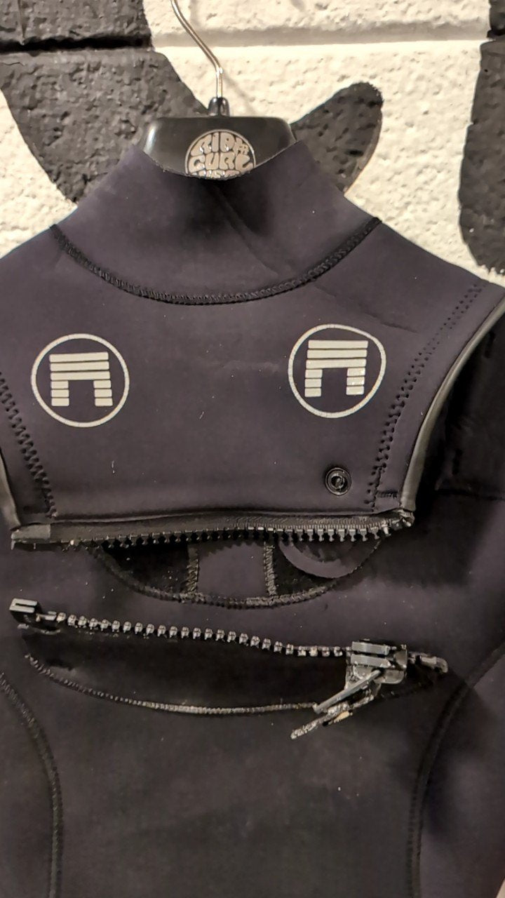 Matuse d'Arc Full 4/3mm Chest Zip Wetsuit 6 Black