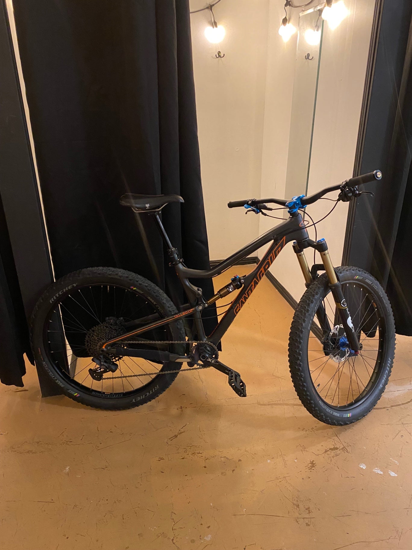 2013 Santa Cruz Bicycles Tallboy LTc Bike M Black/Orange