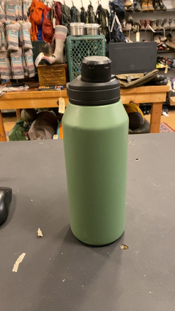 Camelbak Chute Mag Vacuum Sealed Water Bottle 40oz Green