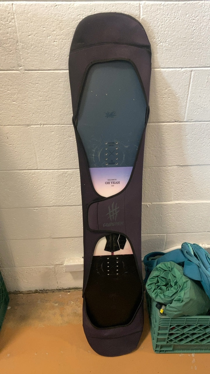 2022 Salomon Oh Yeah Snowboard 143 Black/Blue W/ Size S Lobster Snowboard Sleeve