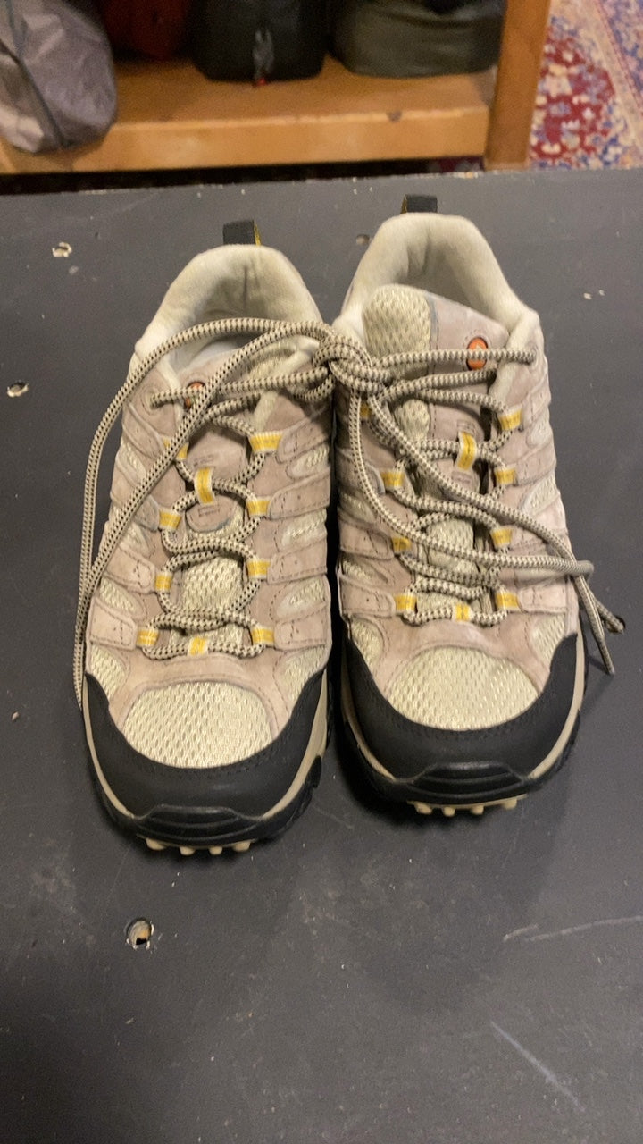 Merrell Moab 3 Low Vent Shoes (Hiking Boots) 8.5 Grey/Black