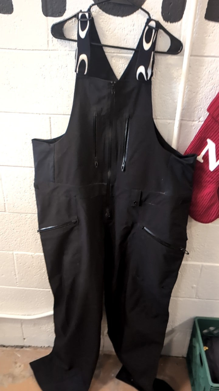 Oakley Bib (Snow) XXL Black TNP Shell