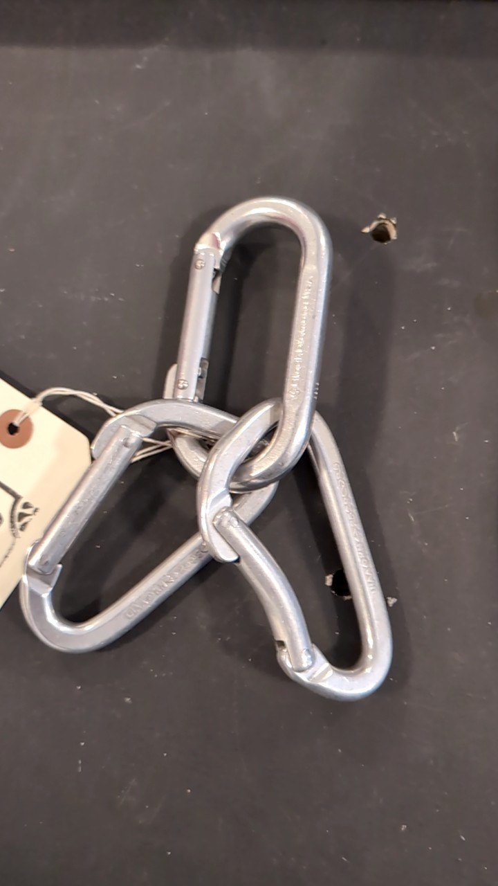 Climbing Hardware (Carabiner) Non-Locking