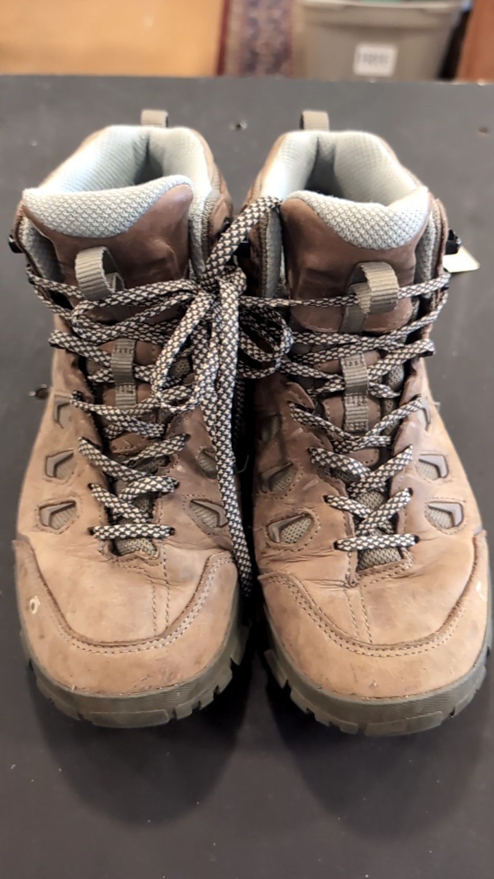 Oboz Shoes (Hiking Boots) 9.5 Brown Sawtooth X