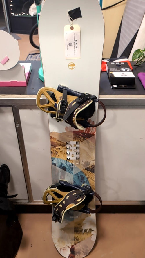 Arbor Snowboard 147cm Poparazzi w/ Hemlock Bindings
