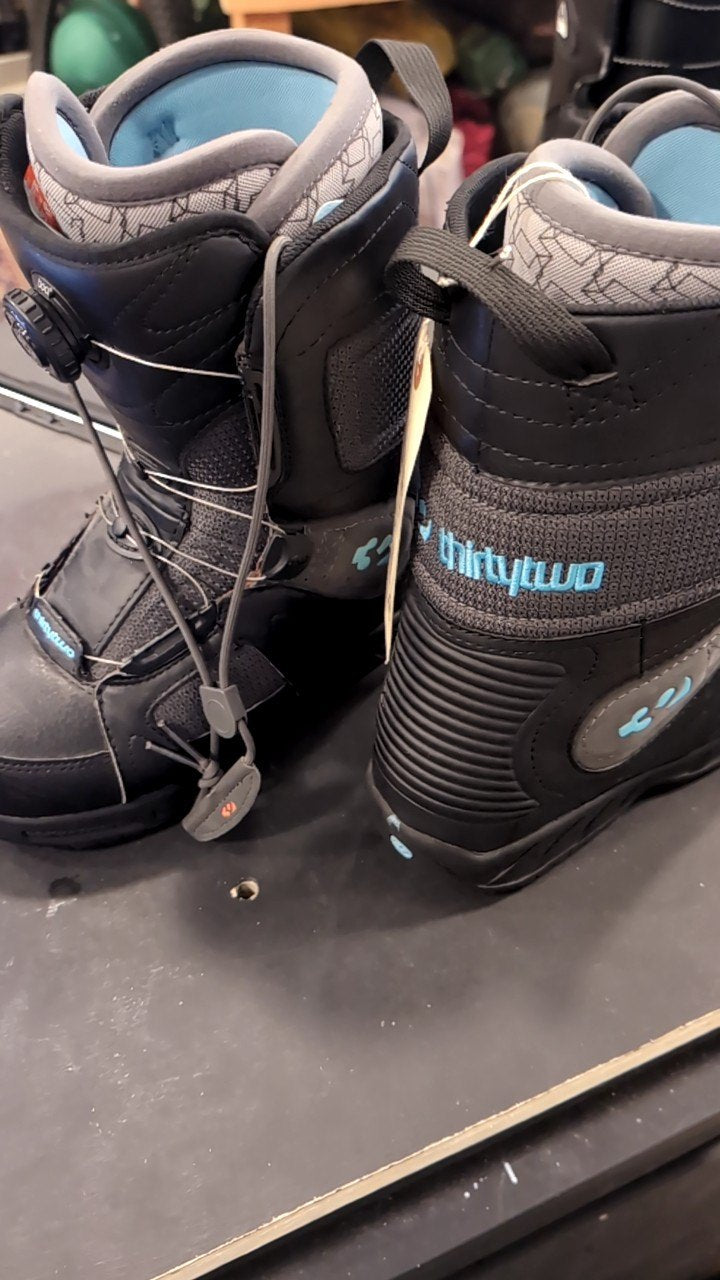 thirtytwo Snowboard Boots W8 Black NIU BOA