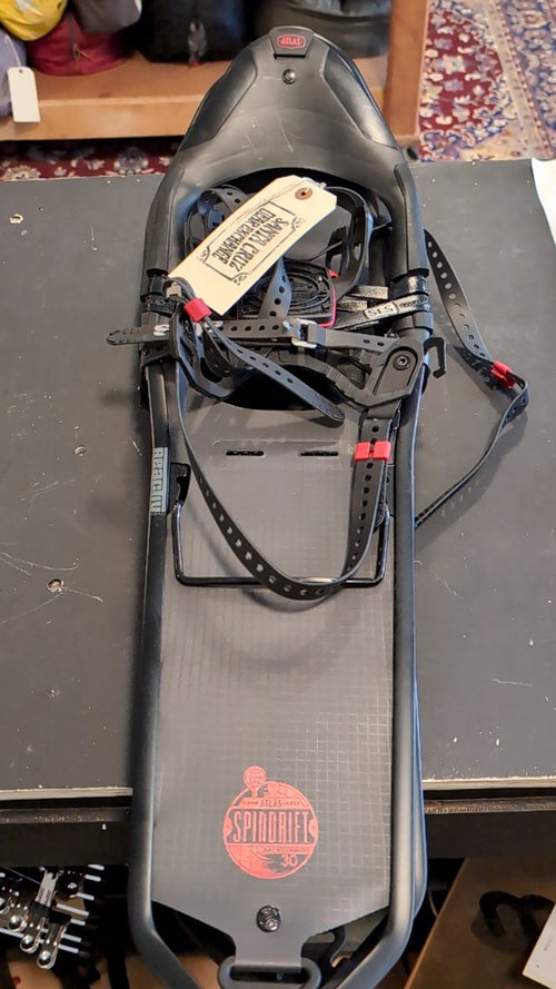 Atlas Snow Shoes 30in Black Spindrift