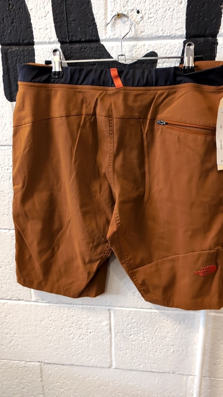 The North Face Shorts M Orange Stretch