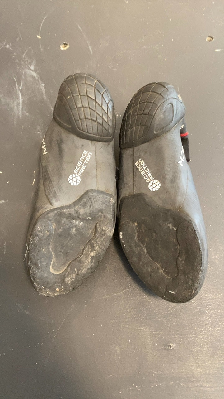 Mad Rock Shoes (Climbing) 5.5 Red