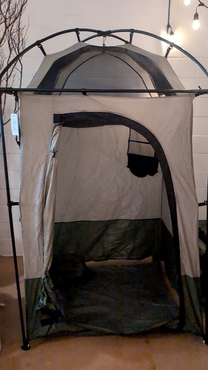Cabelas Shower Green Camp Shower w/ Fly