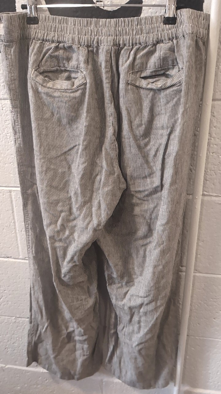Caslon Pants M Black and White Stripes