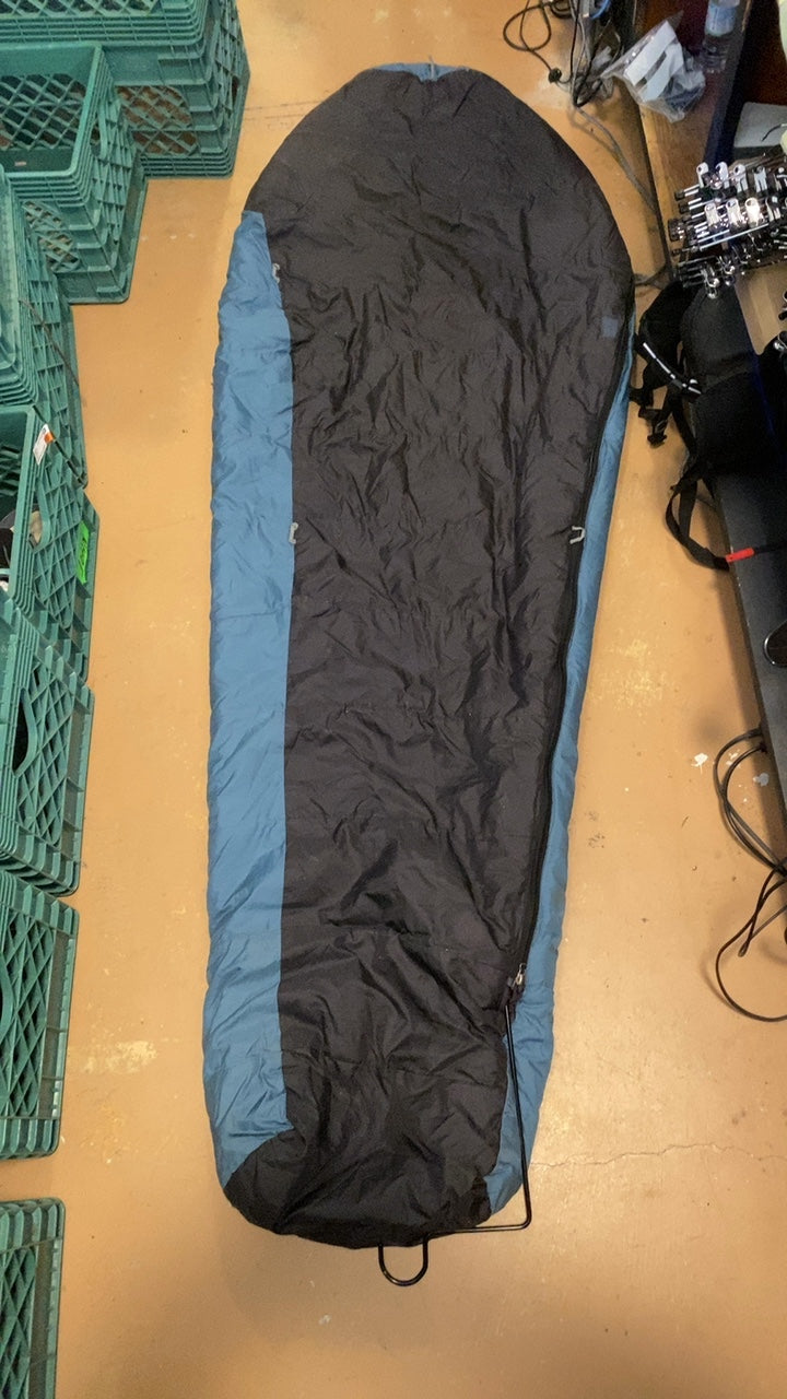 REI Polar Pod +20°F Sleeping Bag (Synthetic) Black/Blue