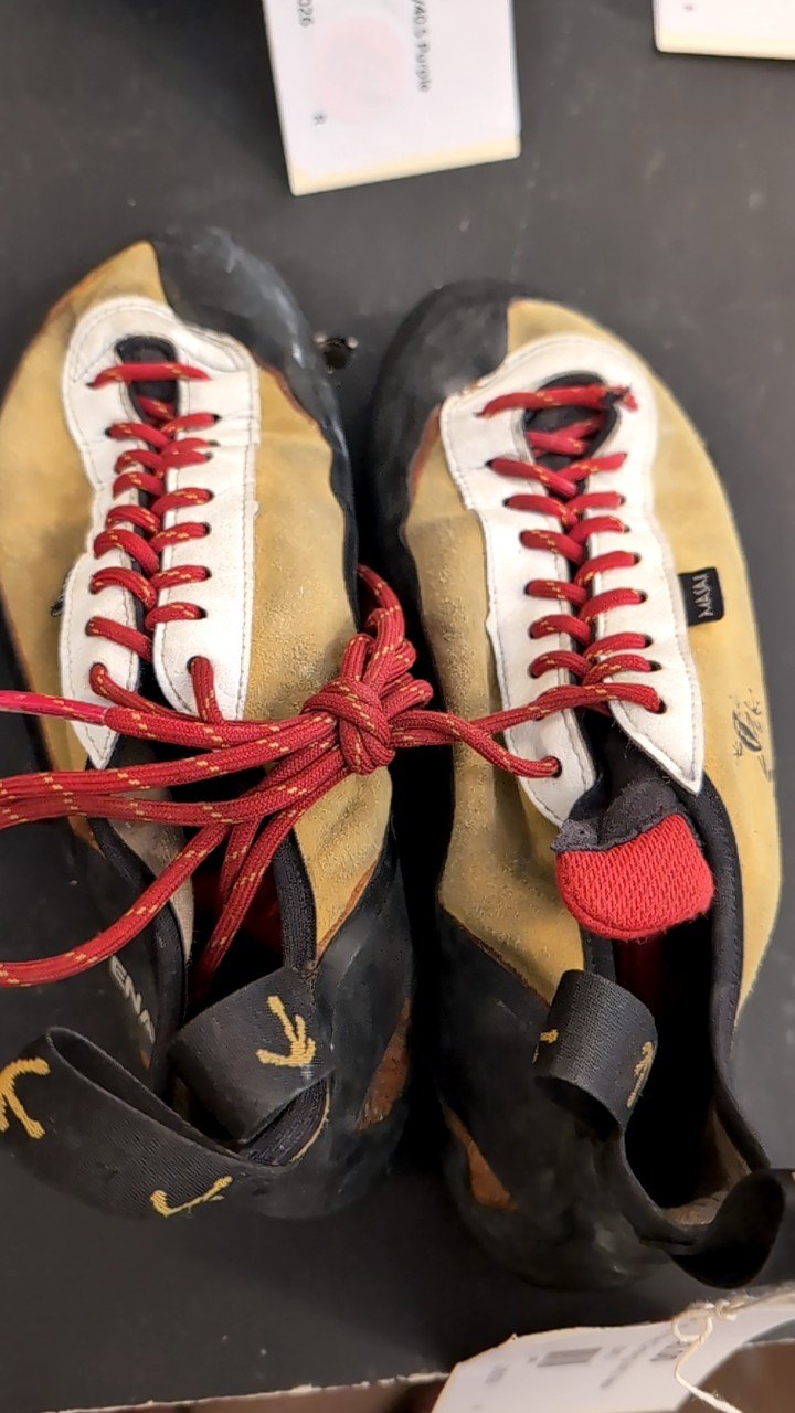 Tenaya Shoes (Climbing) 8/40.5 Masai