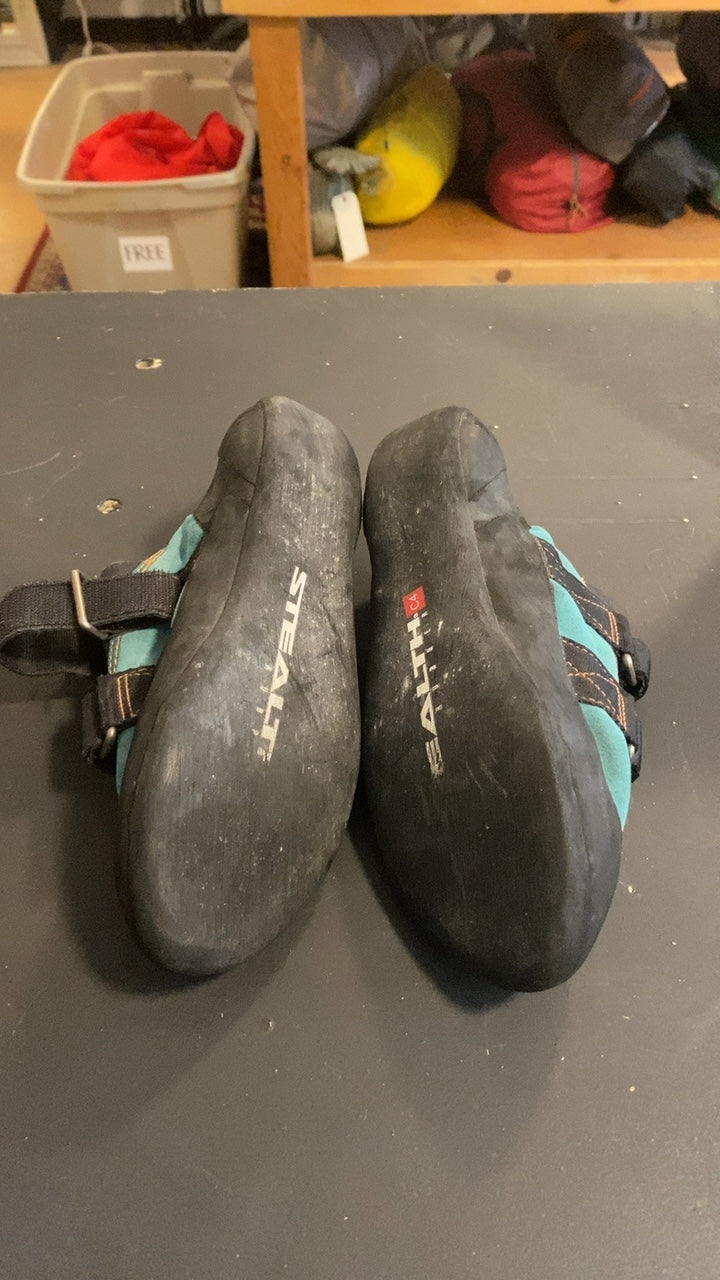 5.10 Anasazi Shoes (Climbing) W's 8 Blue