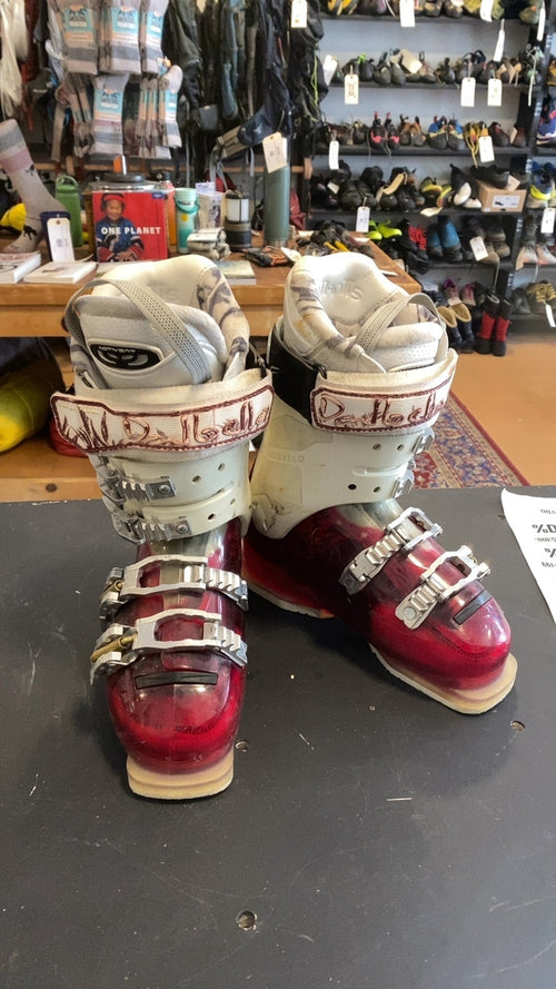 2013 Dalbello Mantis 12 Shoes (Ski Boots) W's 23.5 Red/White