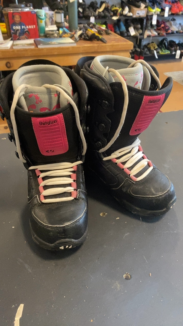 thirtytwo Exus Snowboard Boots W's 5 Black/Pink