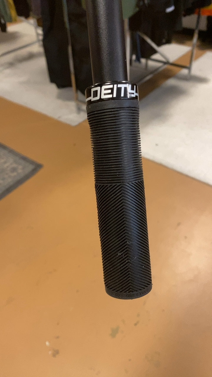 Specialized x Deity Handlebar and Grips Bike Parts Black